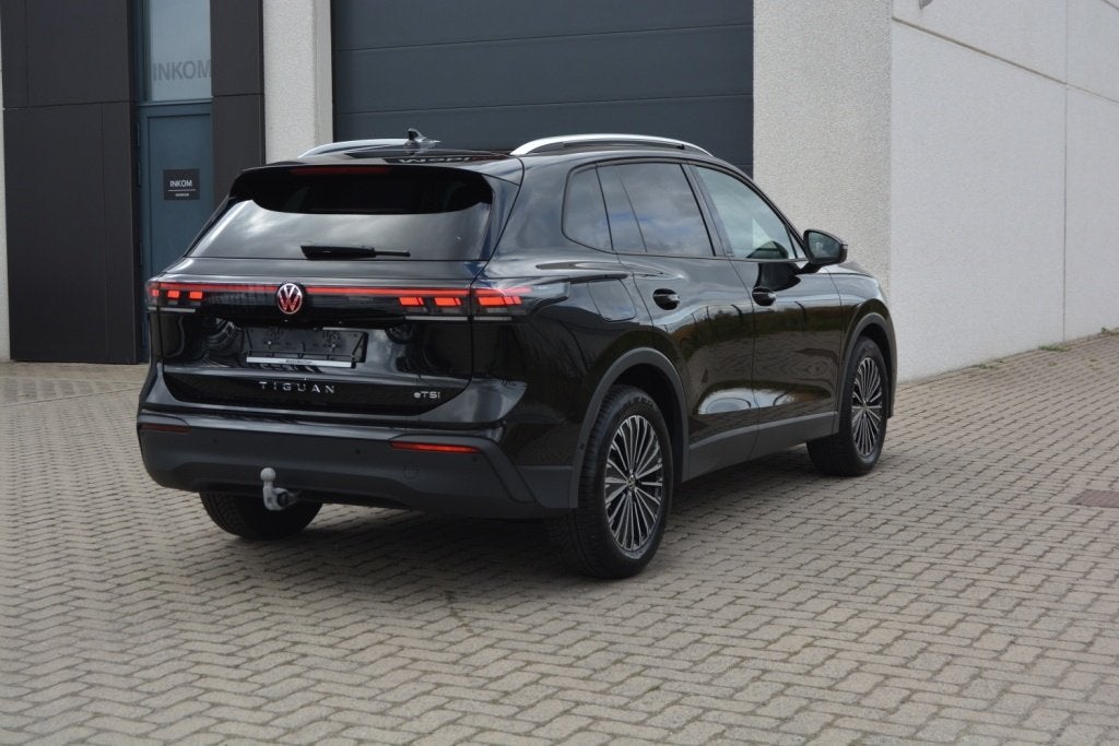Volkswagen Tiguan 1.5eTSI mHEV Navi/GPS/360/Attache remorqu, Autos, Volkswagen, Achat, Entretenue par le concessionnaire, Noir