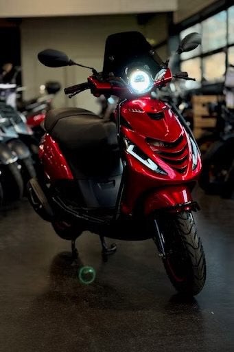 2-takt gezocht liefst piaggio of gilera., Enlèvement, Comme neuf