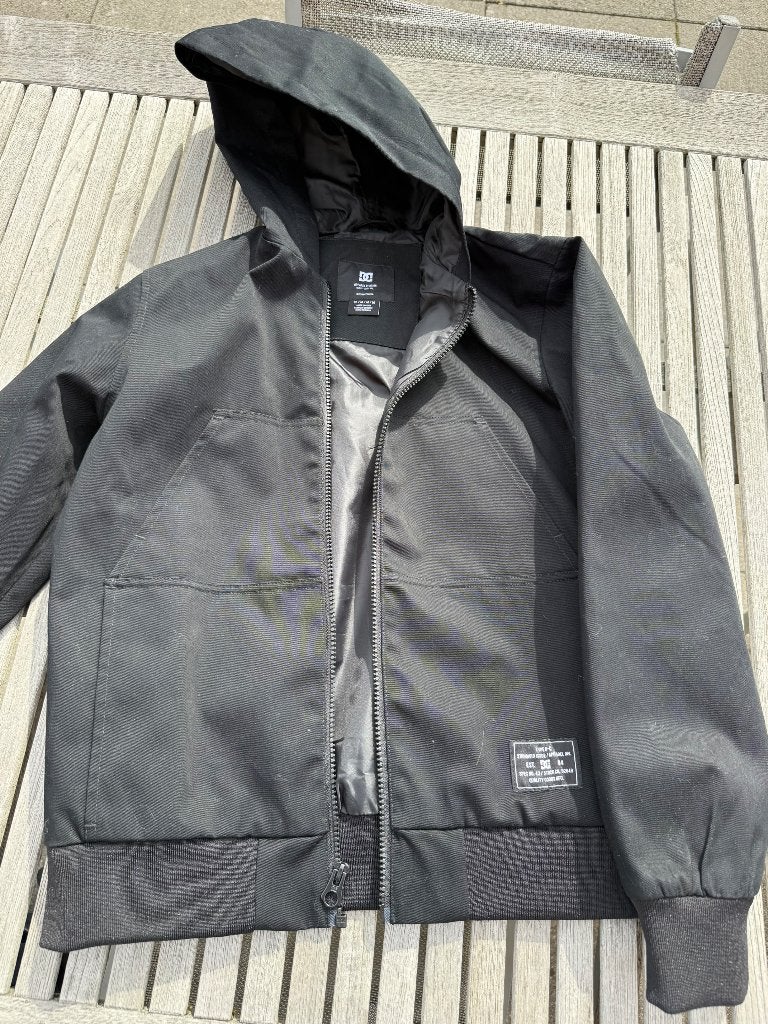 Jas dc (As adventure) nieuw 12 jaar, Enfants & Bébés, Vêtements enfant | Taille 152, Enlèvement ou Envoi, Manteau