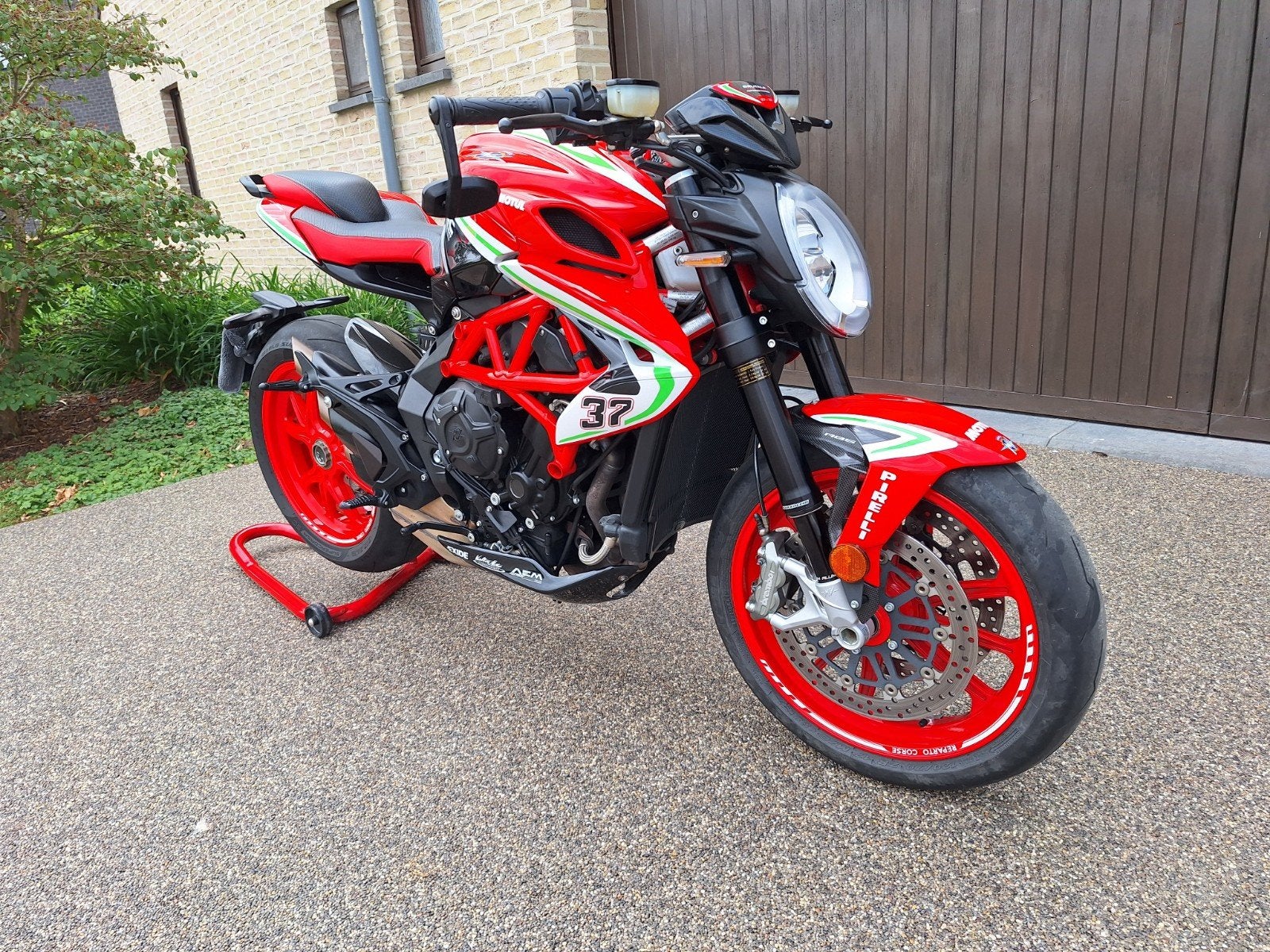 MV Agusta Brutale 800 RC N° 37/250, Motos, Particulier