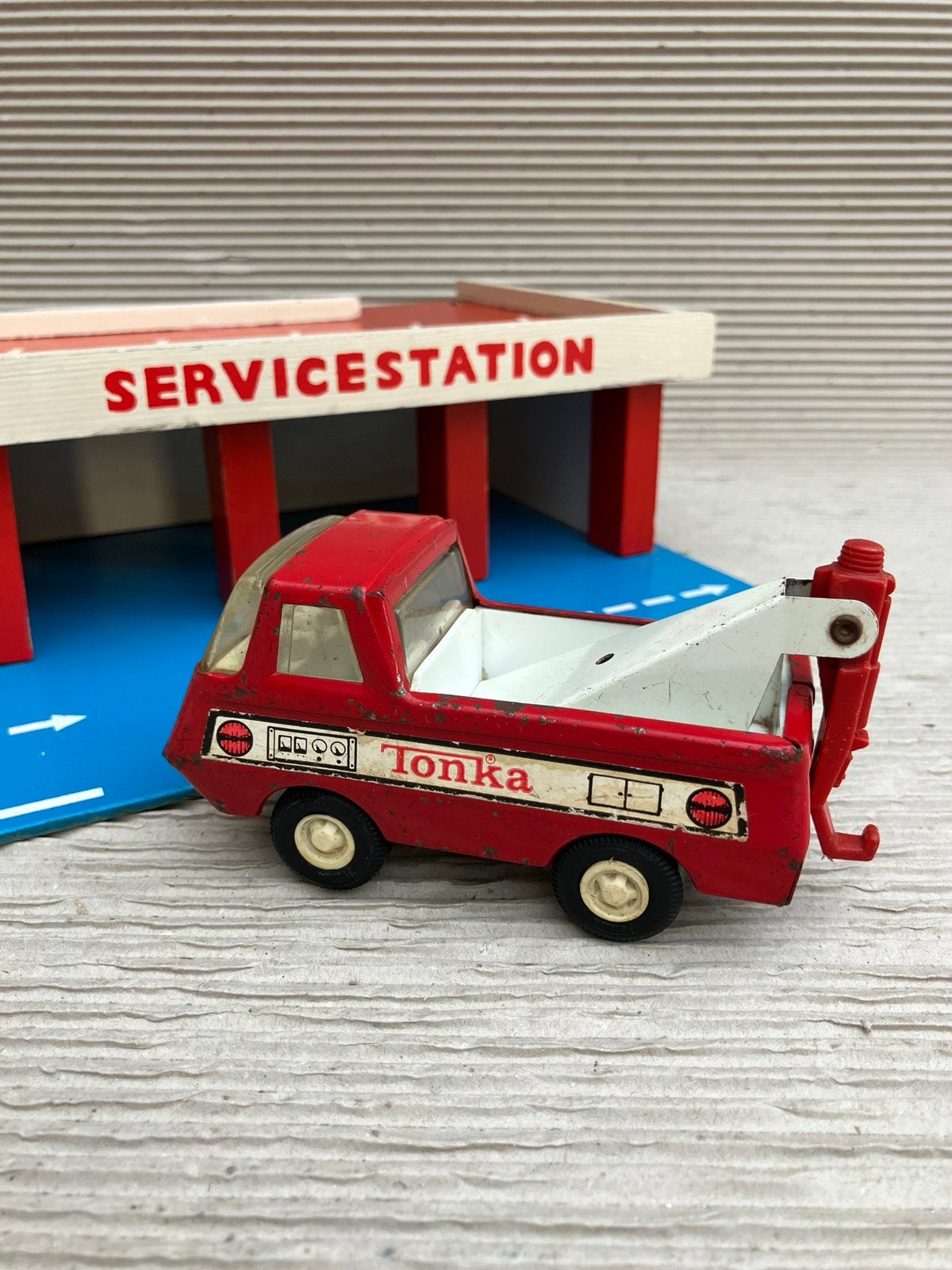 Voiture jouet vintage Tonka - dépanneuse, Hobby & Loisirs créatifs, Voitures miniatures | 1:43, Enlèvement ou Envoi, Utilisé