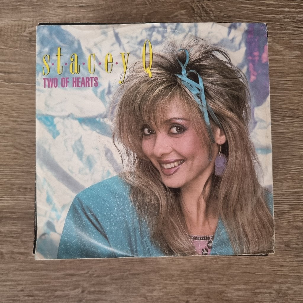 7" Stacey Q – Two Of Hearts, Cd's en Dvd's, Vinyl Singles, Ophalen of Verzenden, Gebruikt, 7 inch, Dance en House