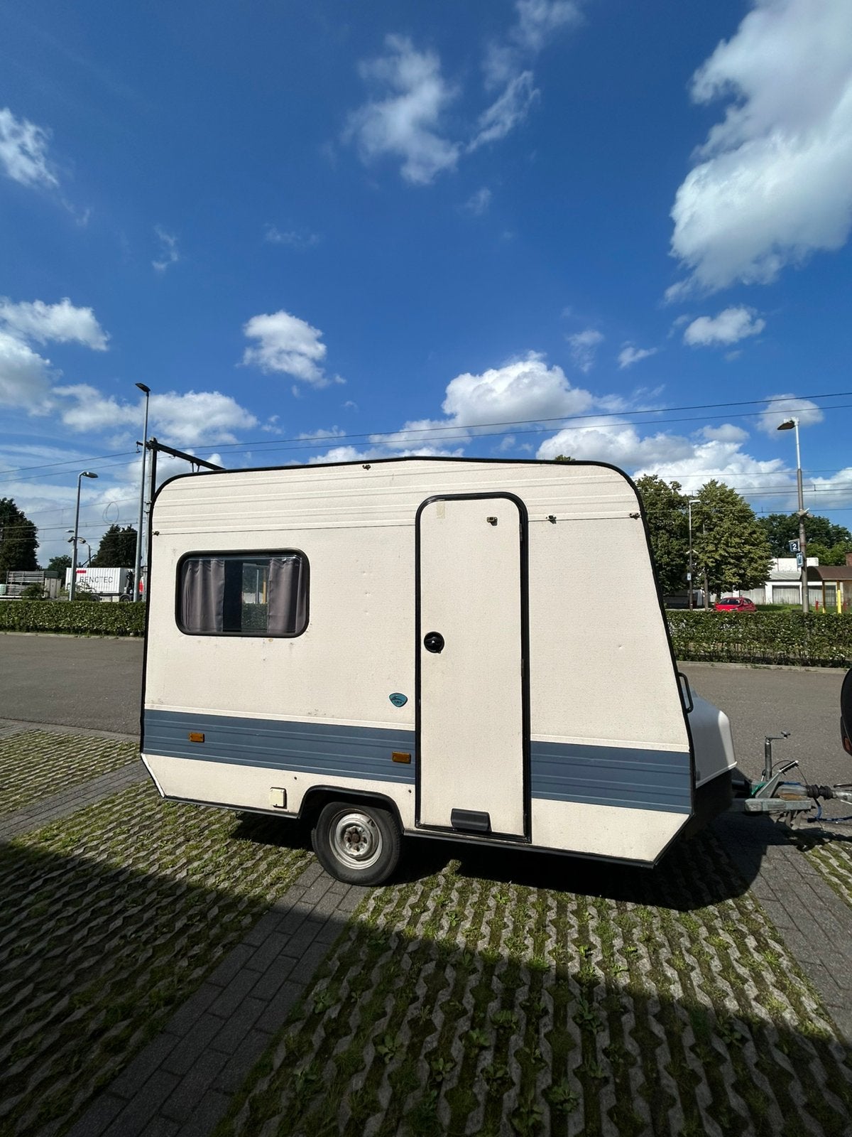 Caravane Adria Prima 350 de moins de 750 kg | Retro Caravan, Caravanes & Camping, Caravanes, Coin salon convertible, Jusqu'à 4 m