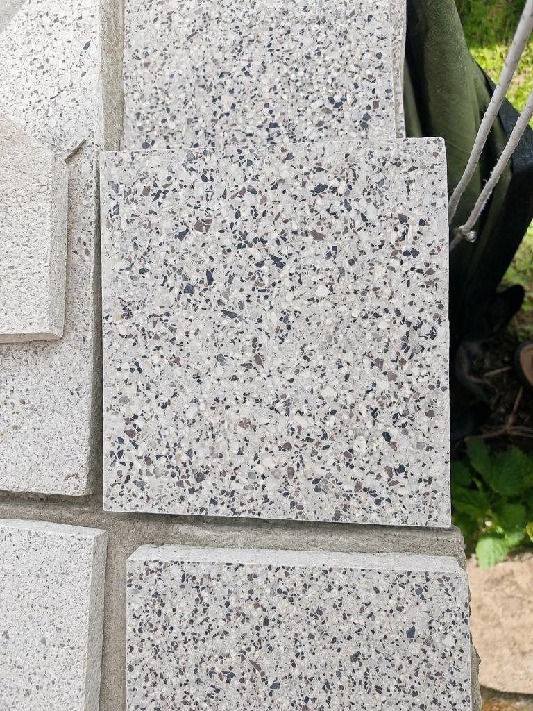 Carreaux terrazzo d'une ancienne ferme +-240 pcs 20 x 20 cm, 20 à 40 cm, Carrelage de sol, Enlèvement, Utilisé