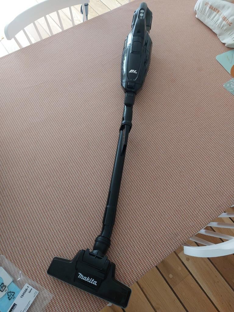 Nieuwe makita steelstofzuiger, Elektronische apparatuur, Stofzuigers, Ophalen, Nieuw, Stofzak, Stofzuiger