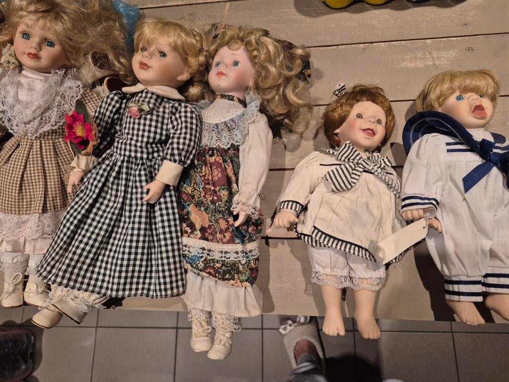 Porseleine poppen