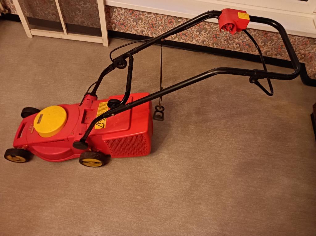 grasmachine elekrisch merk Wolf, Tuin en Terras, Ophalen, Elektrische grasmaaier, Opvangbak, 30 t/m 39 cm