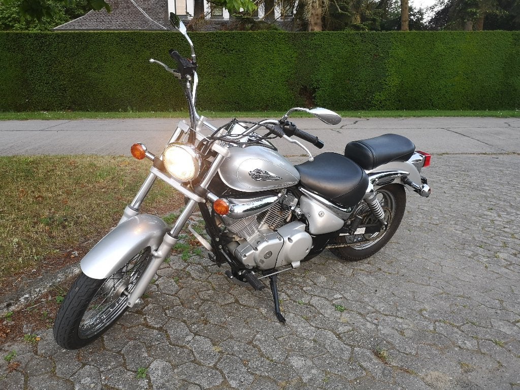 Suzuki VL 125 Intruder, Motoren, Motoren | Suzuki, Particulier, Chopper, 11 kW of minder, 2 cilinders, Minimaal motorrijbewijs A1