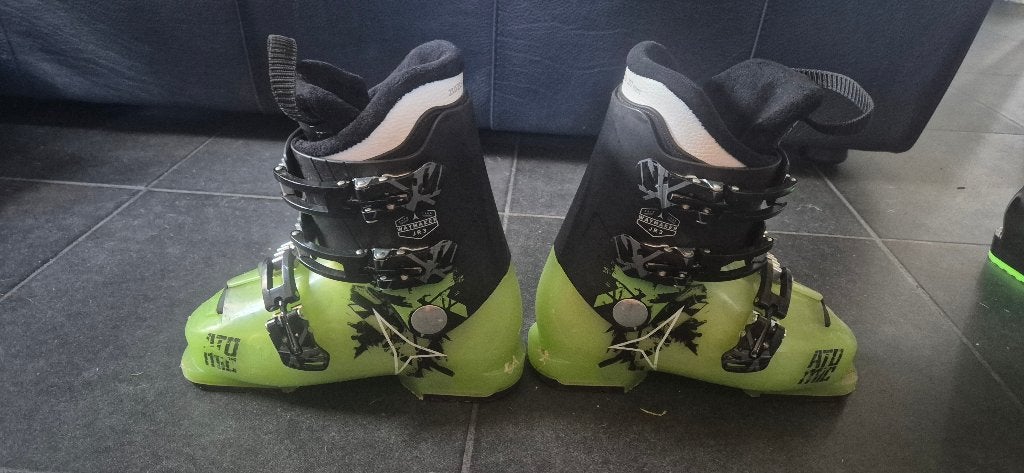 skibotten Atomic maat 23.0, Sport en Fitness, Ophalen, Gebruikt, Schoenen, Atomic