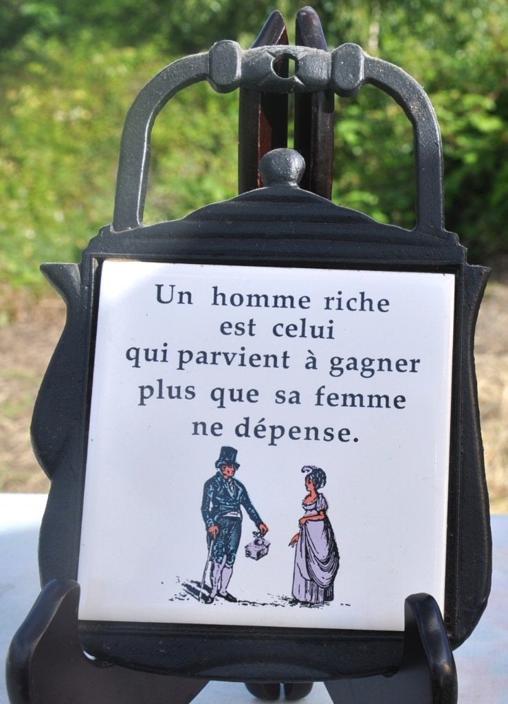 sous plat en fonte et carrelage humoristique, Enlèvement ou Envoi, Comme neuf, Casserole ou poêle