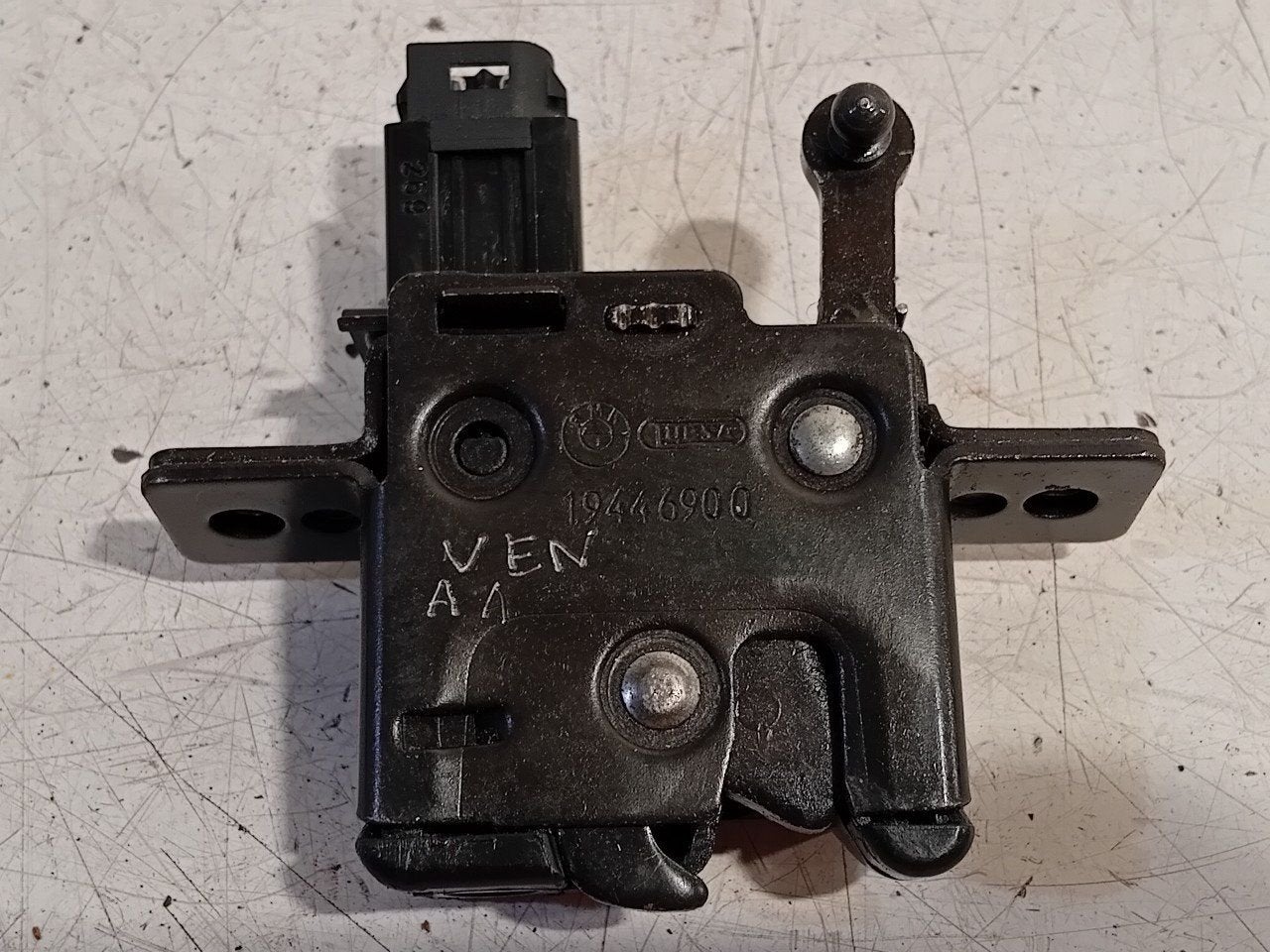 Slot mechaniek kofferdeksel achterklep elektrisch BMW Z3, Onderdelen@venauto.nl, Van der Ven Autorecycling B.V., Gebruikt, Ettenseweg 76, 4706 PB Roosendaal, The Netherlands