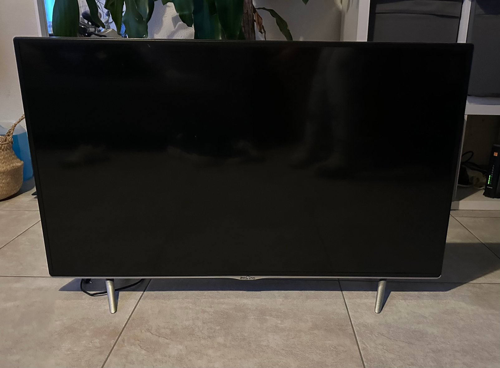 Smart tech TV, Audio, Tv en Foto, Televisies, 50 Hz, Zo goed als nieuw, Smart TV, Ophalen