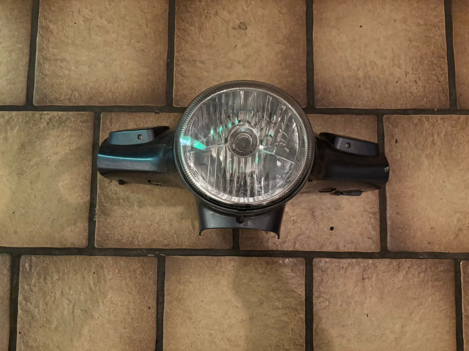 Vespa gts 125/300 stuurkap, Fietsen en Brommers, Ophalen, Koplamp, Vespa