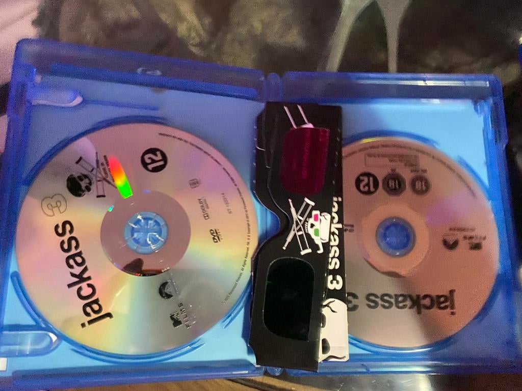 Jackass 3 3D, Enlèvement, Comme neuf