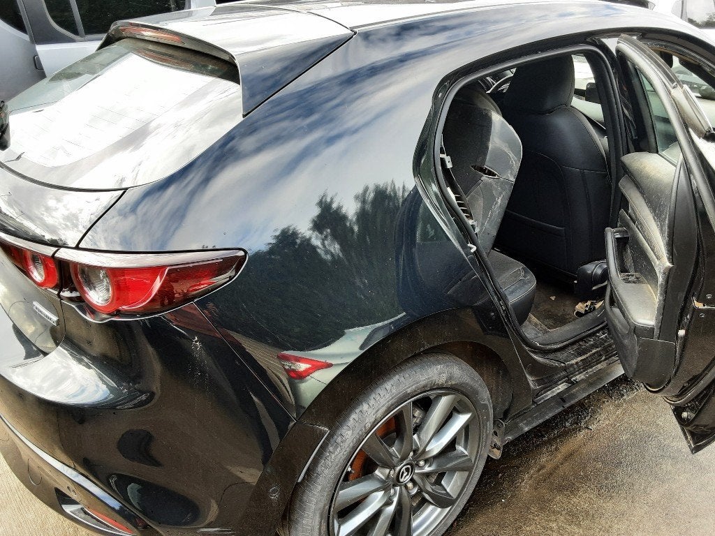 SPATBORD RECHTS ACHTER Mazda 3 Sport (BP) (01-2018/-), Hitdorfer Straße 73
51371  Leverkusen, DE, Gebruikt, Achter, Spatbord
