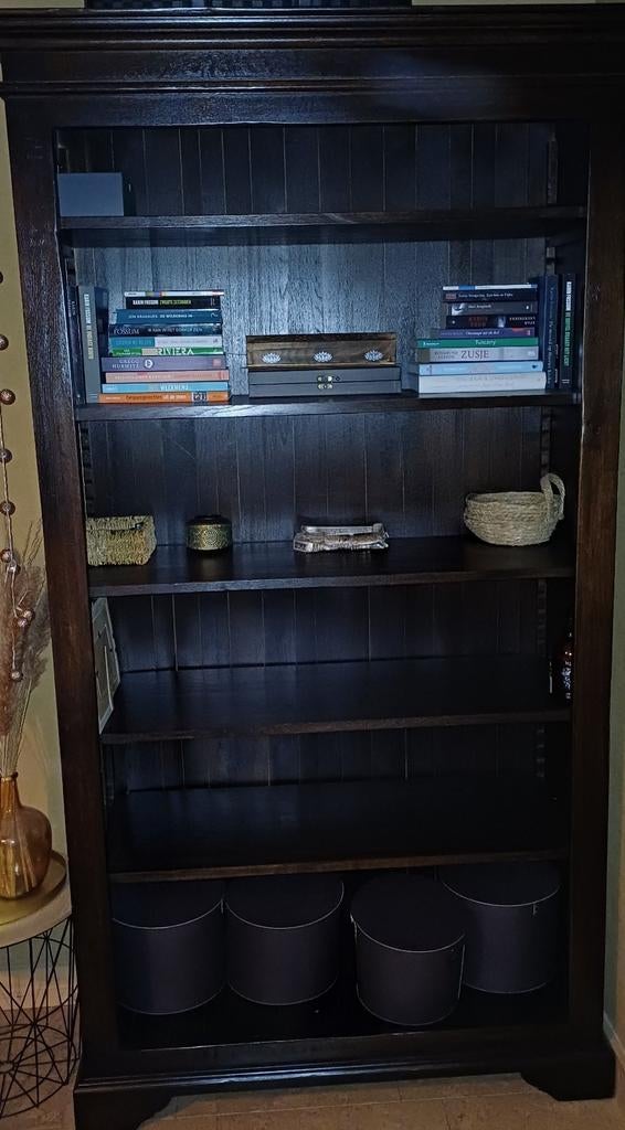 Massief houten koloniale boekenkast, Huis en Inrichting, Kasten | Vitrinekasten, Ophalen