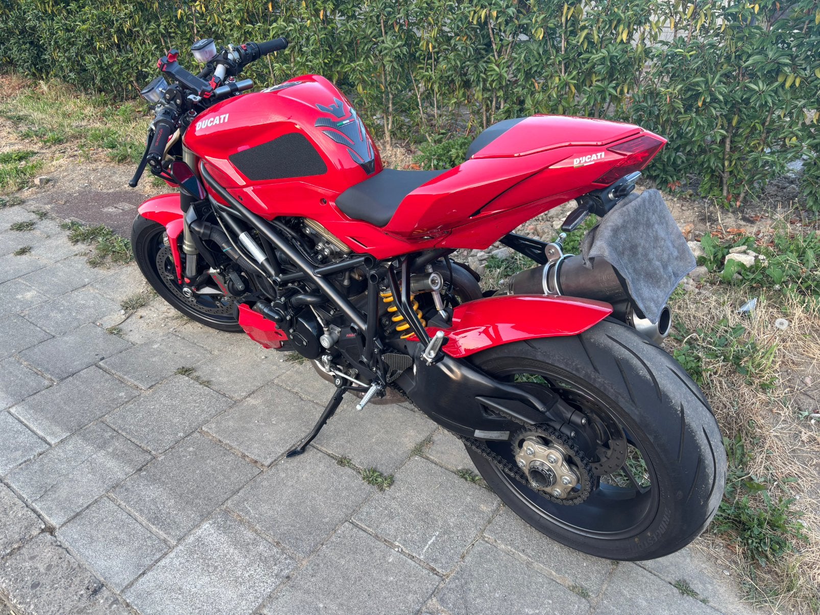 Ducati 1098, Motos, Motos | Ducati, Entreprise, Éclairage LED, Naked bike