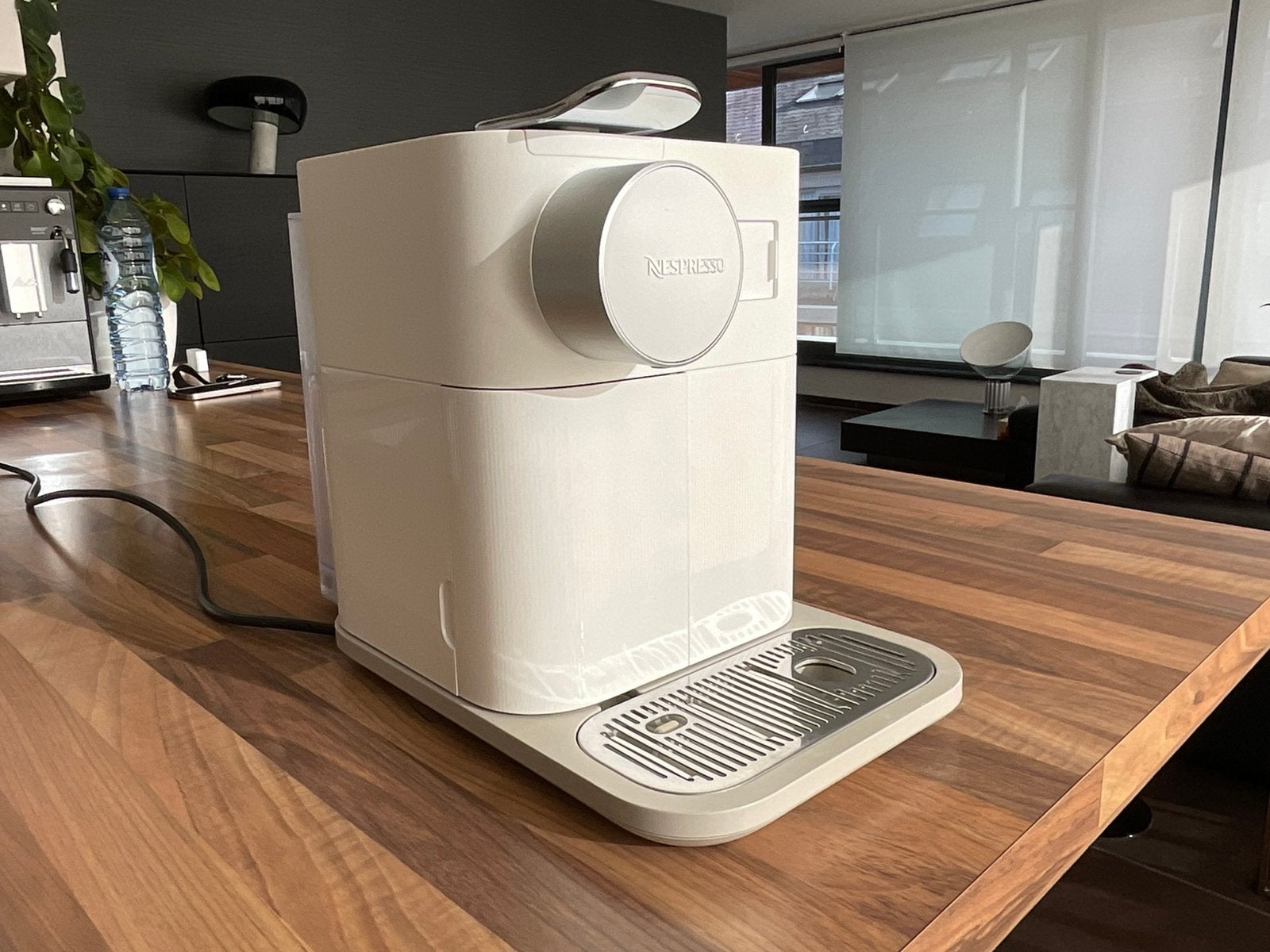 Nespresso Gran Lattissima, Enlèvement ou Envoi, Comme neuf, Réservoir d'eau amovible