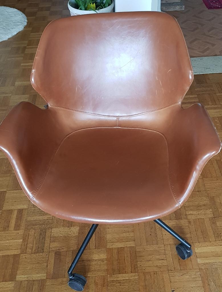 Design stoel van het merk Zuiver, Huis en Inrichting, Ophalen, Design, Leer, Zo goed als nieuw