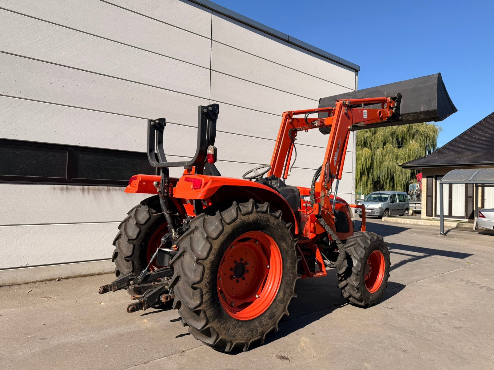 Tracteur Kioti de 2023 avec 98H + chargeur frontal et godet, Articles professionnels, Enlèvement ou Envoi