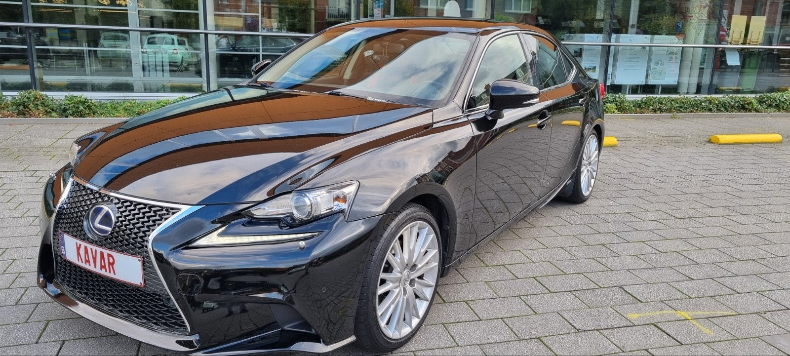 Lexus is 300 H zeer goede staat altijd binnen stan automaat, Ophalen of Verzenden