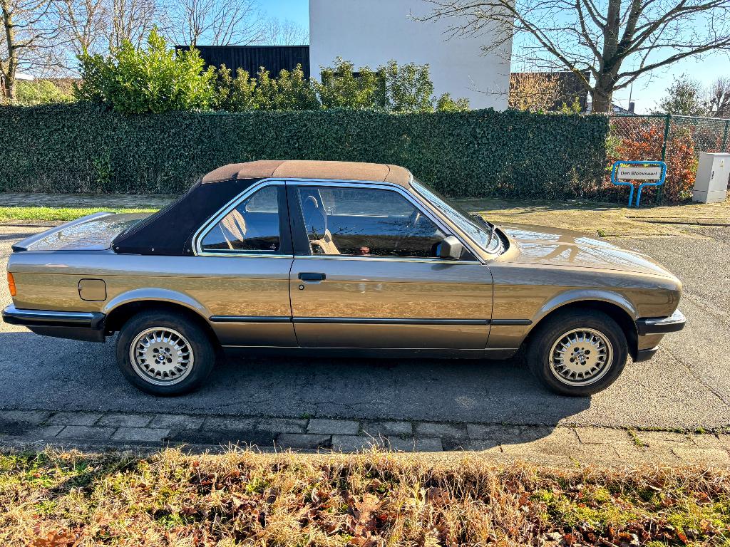 Oldtimer : Unieke BMW 318i uit 1984 Baur TC ( E30), Auto's, Beige, Cabriolet, Beige, Particulier
