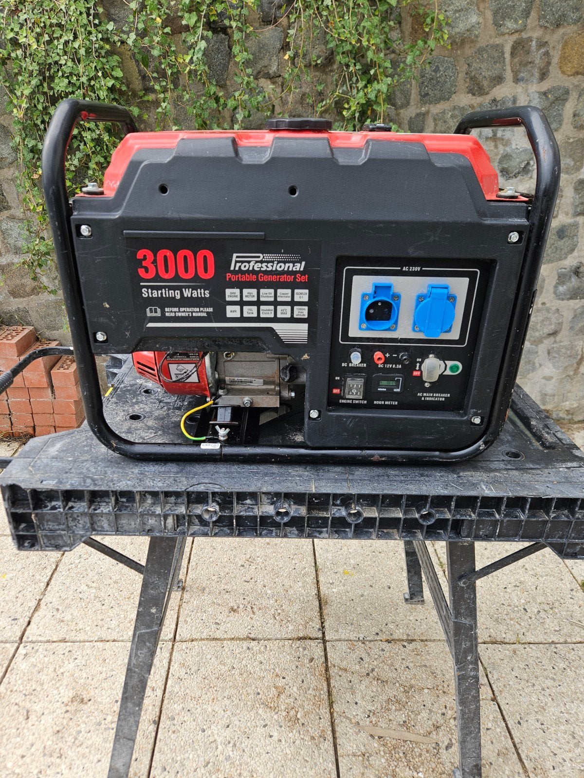 Groupe électrogène Genermore 3000-A - 2500W - Quasi Neuf (18, Bricolage & Construction, Générateurs, Enlèvement