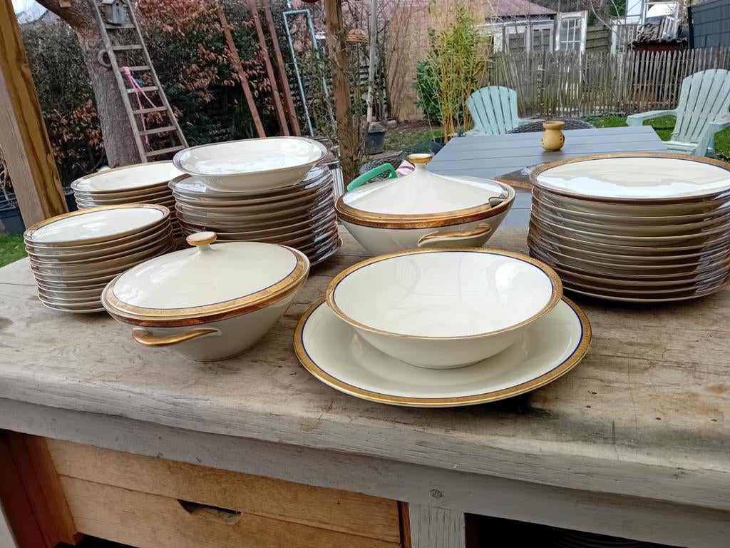 Eetservies bavaria. Gouden randje met blauw biesje, Antiek en Kunst, Ophalen
