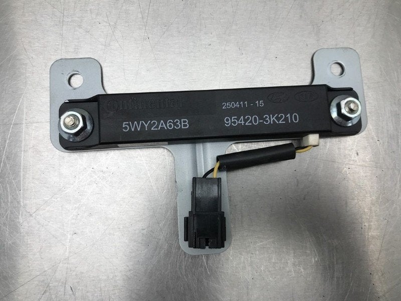 ANTENNE D'ACCÈS SANS CLÉ Kia Rio III (UB) (|954203K210|), Kia, Dhr. M. Roggen, Stadsweg 37 37
9917 PV  WIRDUM GR., NL, Utilisé