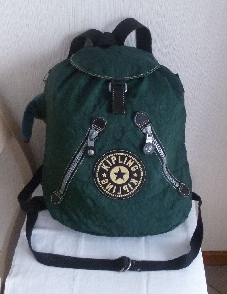 Kipling très grand sac à dos "mou" vert foncé + singe, Bijoux, Sacs & Beauté, Sacs | Sacs à dos, Kipling, Enlèvement ou Envoi