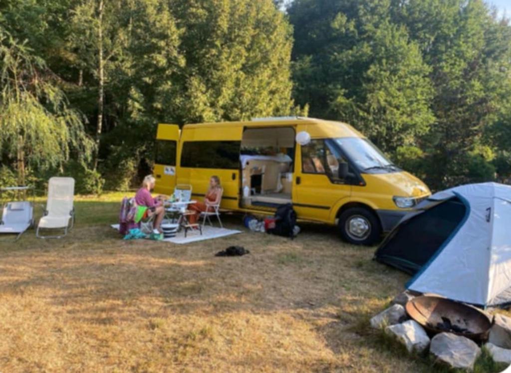 Ford transit 2.4 diesel omgebouwd tot camper, Achat, Autre carrosserie, 5 portes, 95 kW