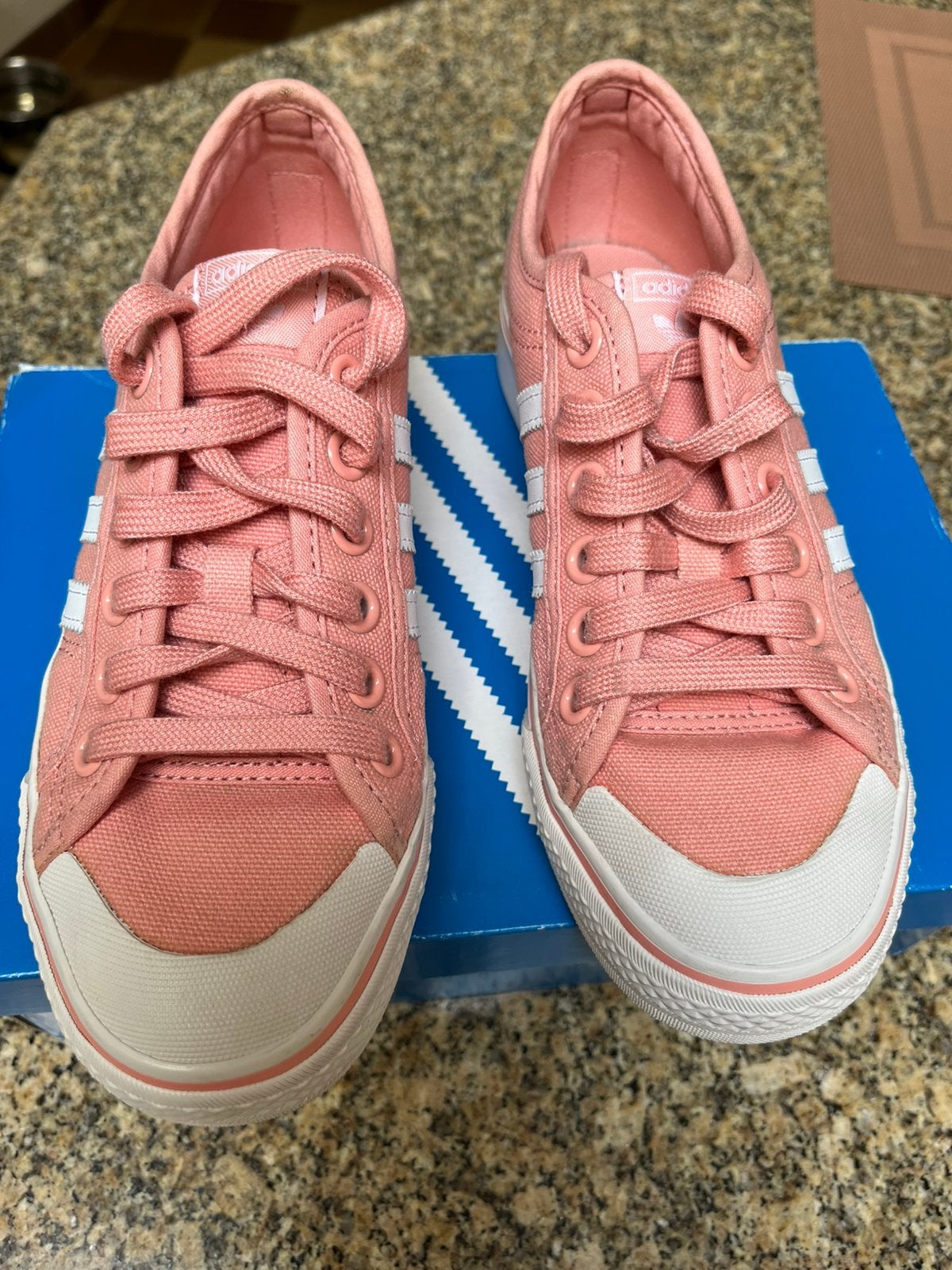 Nieuw Adidas sneakers roze maat 37. 1/3, Ophalen of Verzenden, Nieuw, Roze, Sneakers