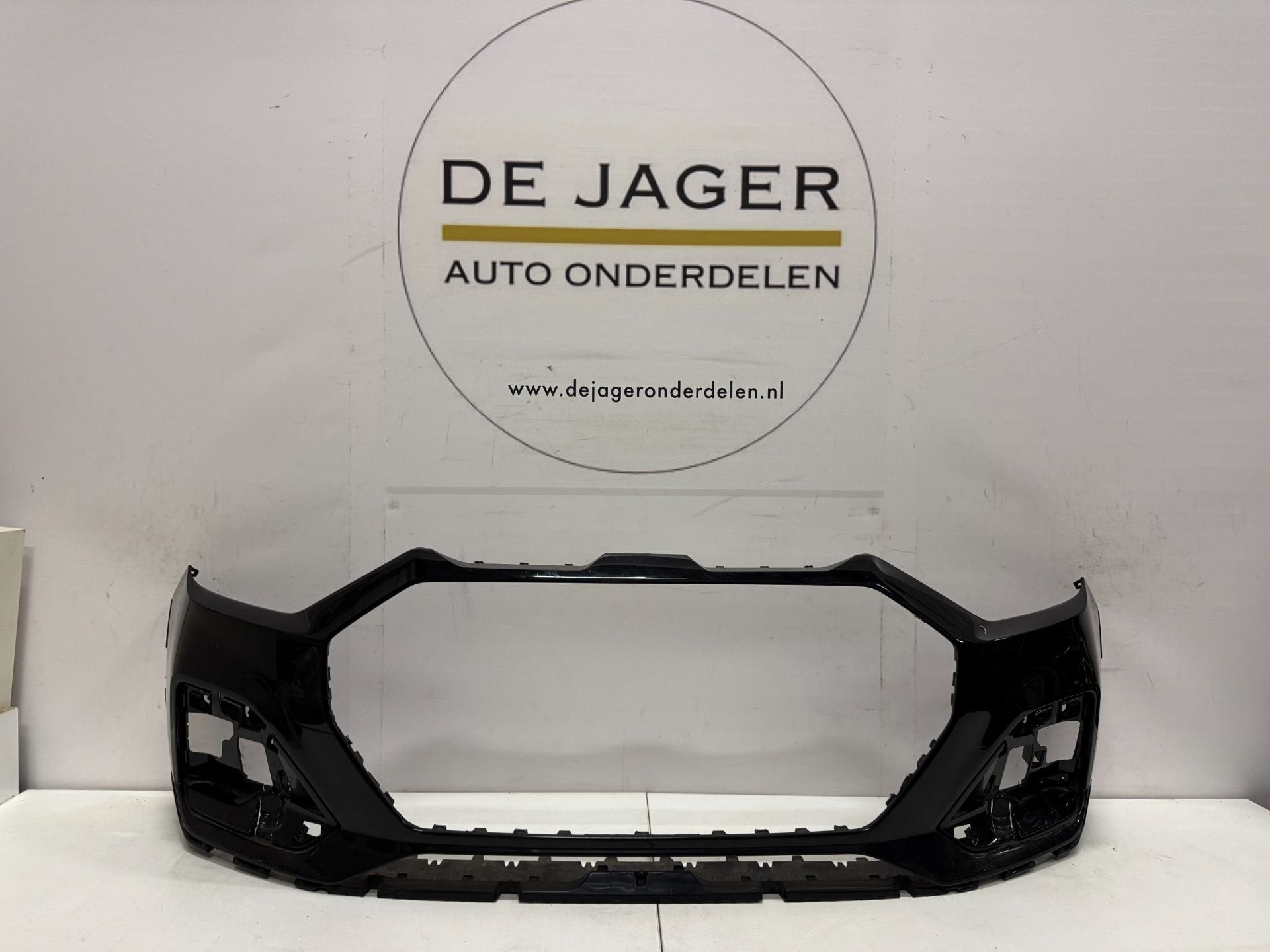 AUDI A1 82A II VOORBUMPER BUMPER 82A807437A, Gebruikt, Voor, AUDI AG, Auto-Union-Strasse 1
85045  Ingolstadt, DE