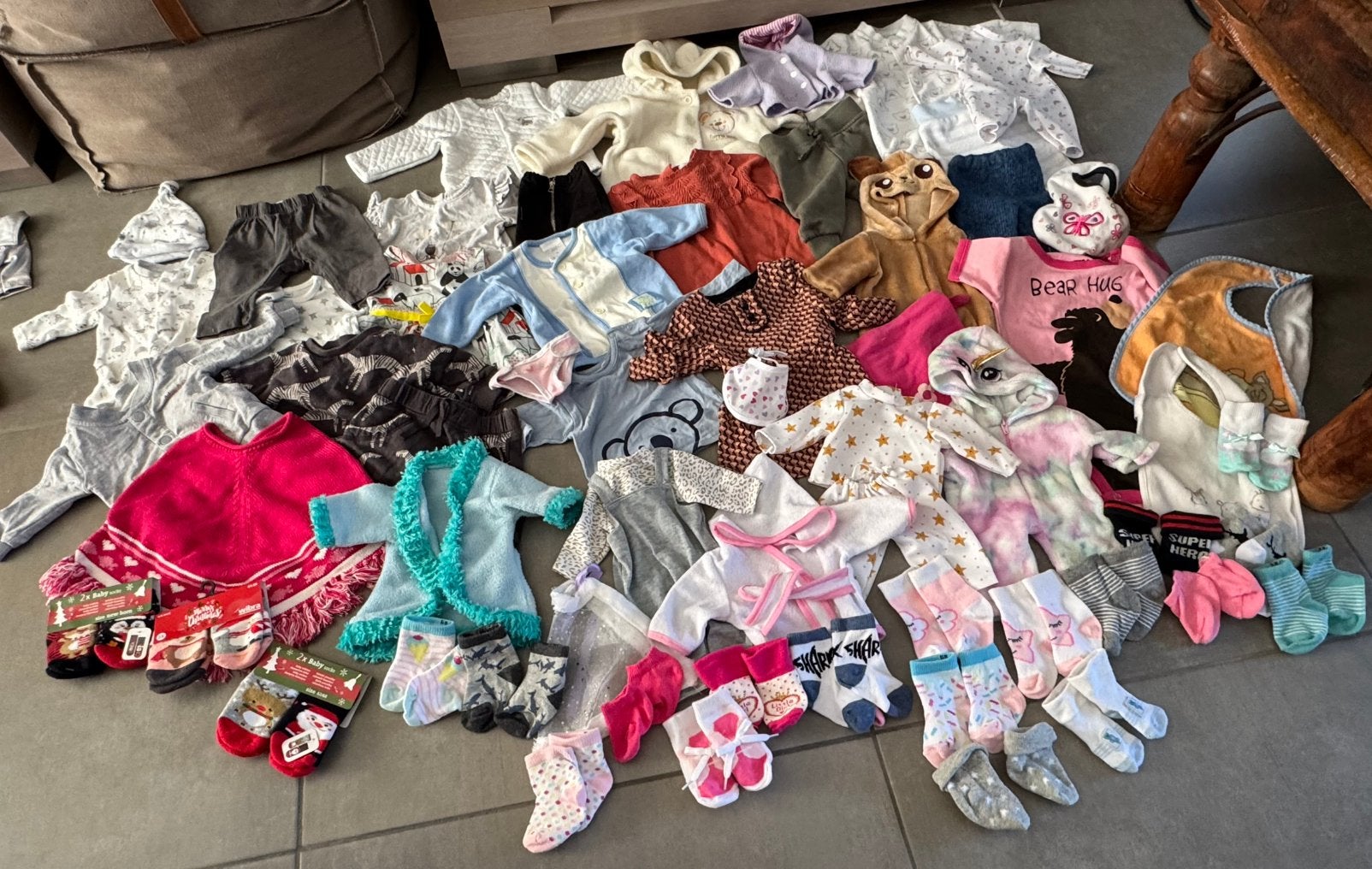 Poppenkledij/babybkledij 63 stuks, Ophalen, Gebruikt