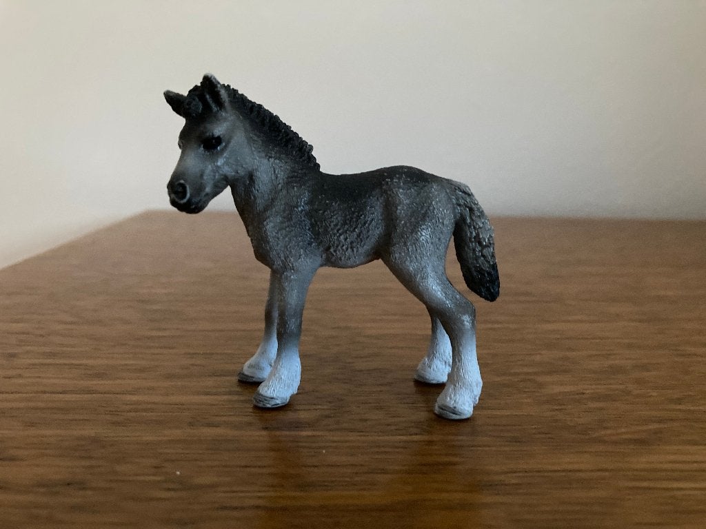 Schleich grijs veulen, Ophalen of Verzenden, Zo goed als nieuw, Paard, Beeldje of Figuurtje