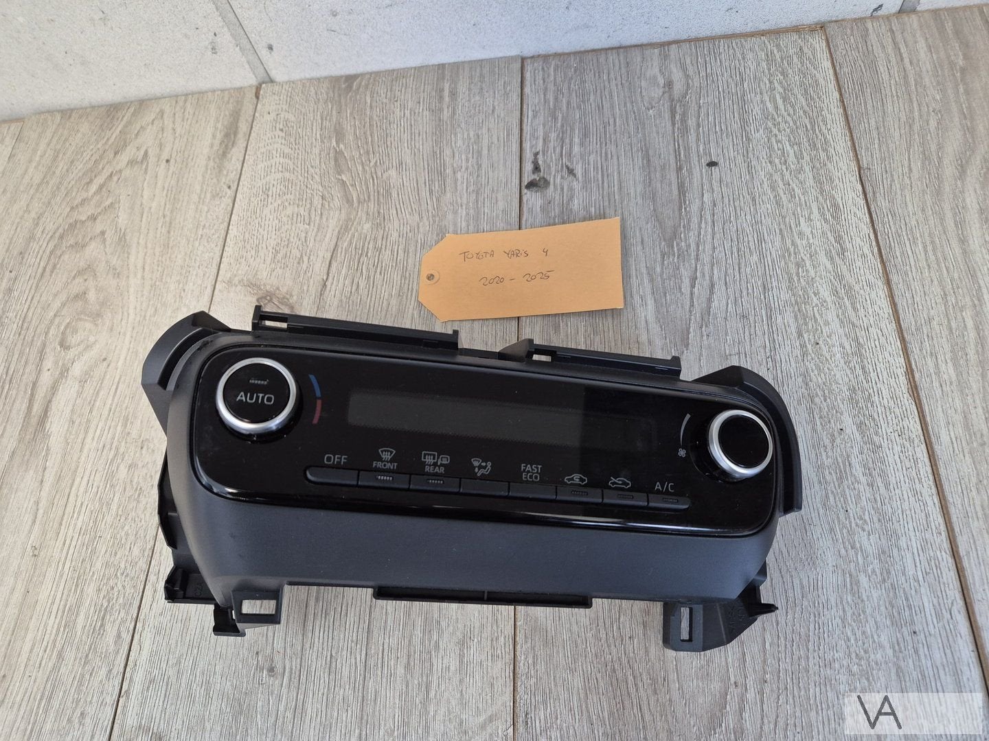 Toyota Yaris 4 2020 - 2025 kachelbediening climate control, Gebruikt, -, -, Ophalen of Verzenden