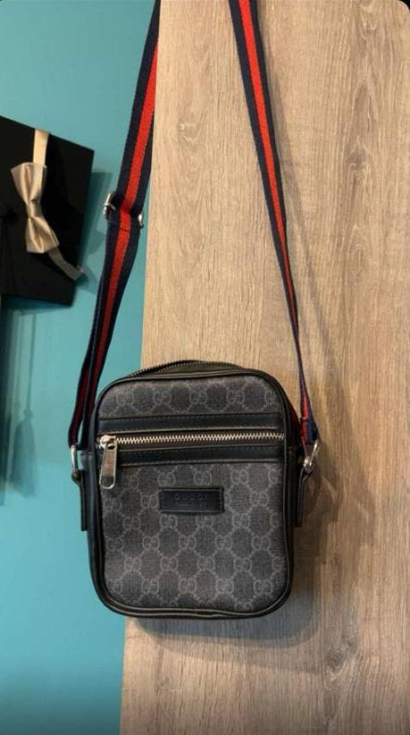Gucci tas, Handtassen en Accessoires, Tassen | Schoudertassen, Ophalen of Verzenden, Zo goed als nieuw, Zwart