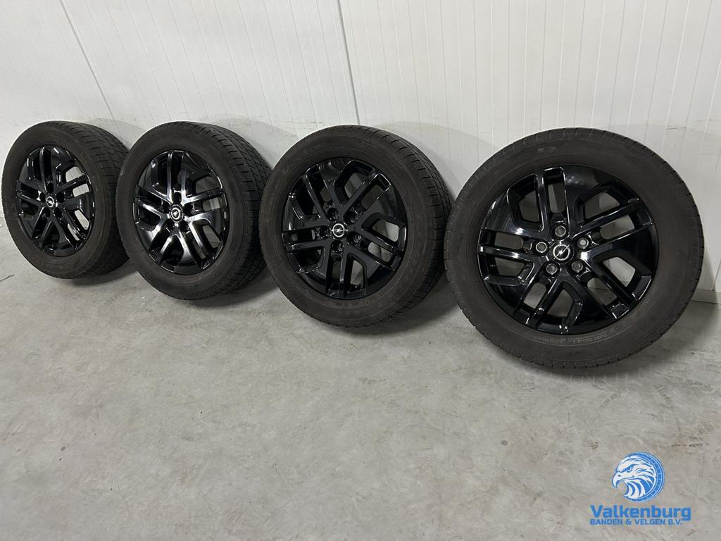 5-6mm! Originele Opel Vivaro 17 inch zwarte velgen 5x114,3 A, Auto-onderdelen, -, -, Banden en Velgen, 17 inch
