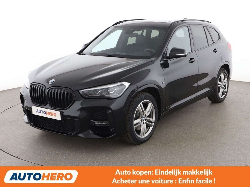BMW X1 sDrive 18i M Sport (bj 2020, automaat), Auto's, BMW, Gebruikt, Lichtsensor, 1505 kg, Zwart