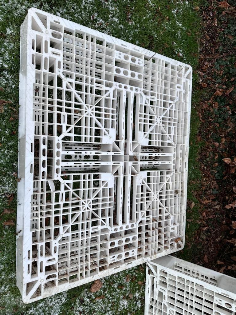 3x kunststof pallets, Ophalen, Gebruikt