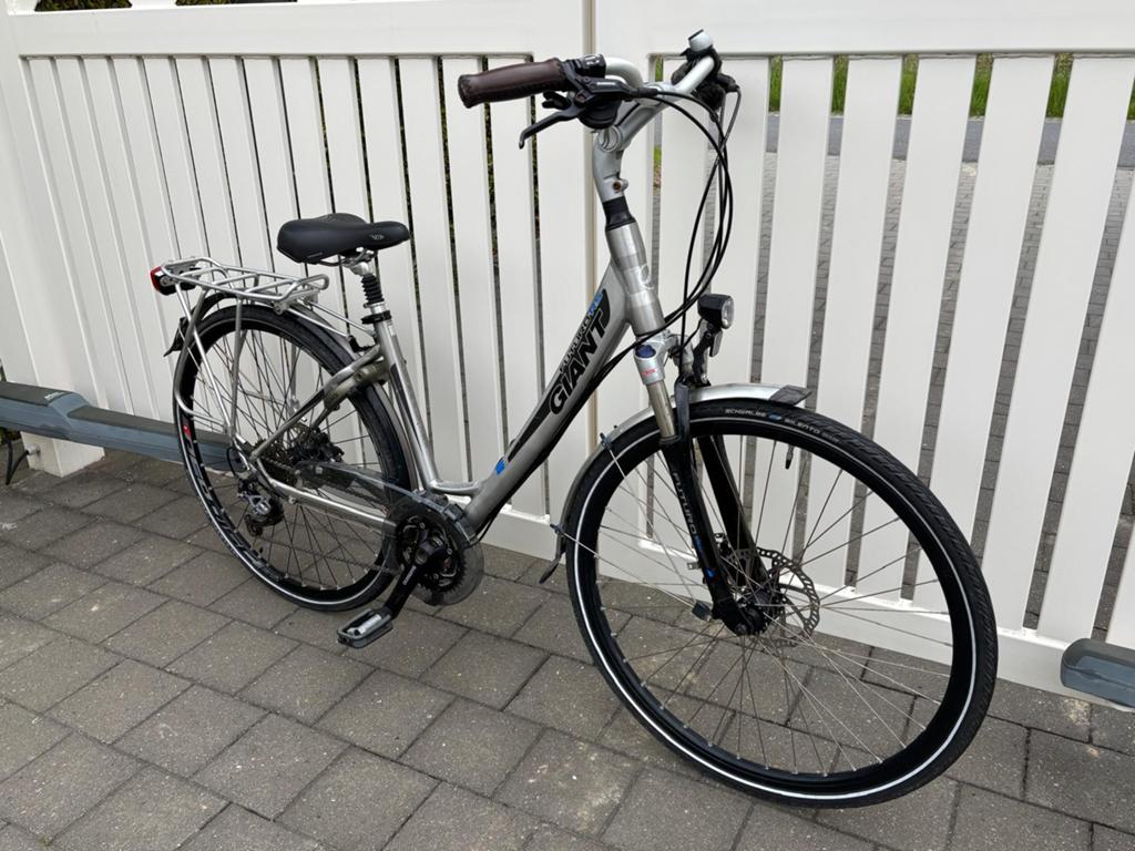 Damesfiets Giant futuro disc, Fietsen en Brommers, Fietsen | Dames | Damesfietsen, Ophalen, Zo goed als nieuw, Giant
