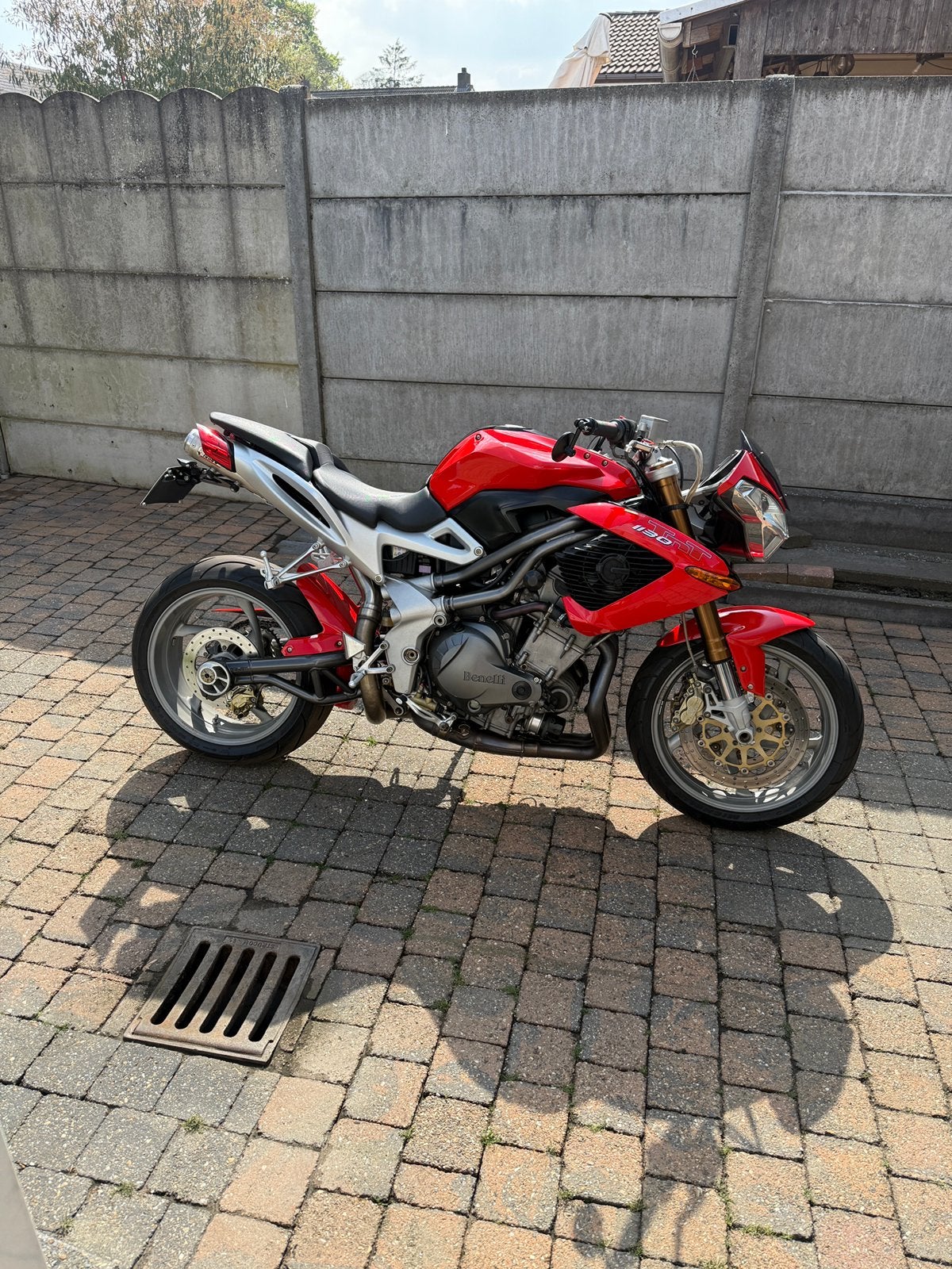 Benelli TnT 1130 3cillinder 136pk!, Motoren, Motoren | Benelli, 3 cilinders, 1130 cc, Particulier, Naked bike