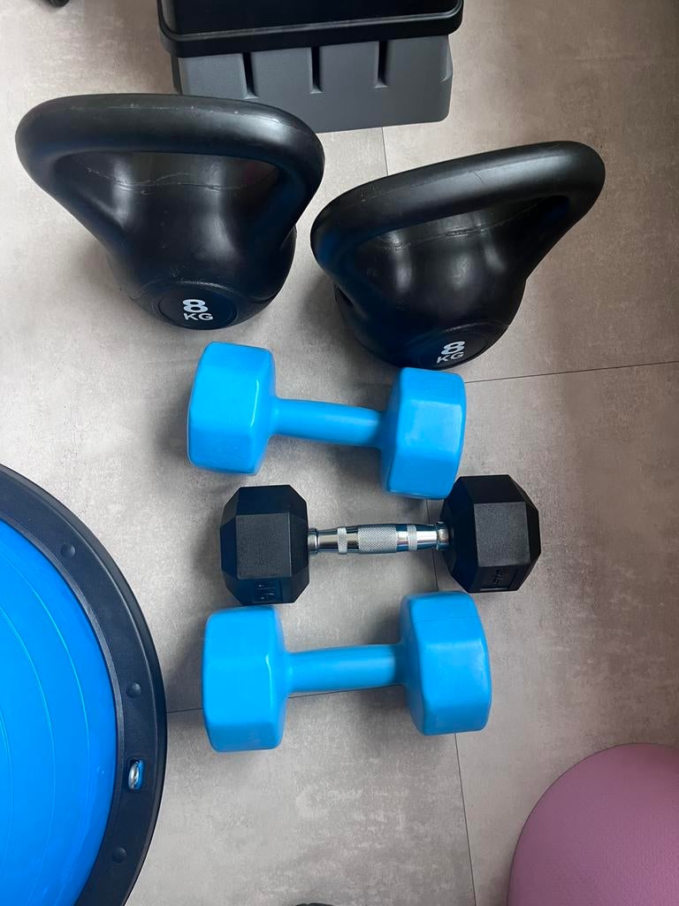 Dumbels en kettlebell, Ophalen, Zo goed als nieuw, Kettlebell