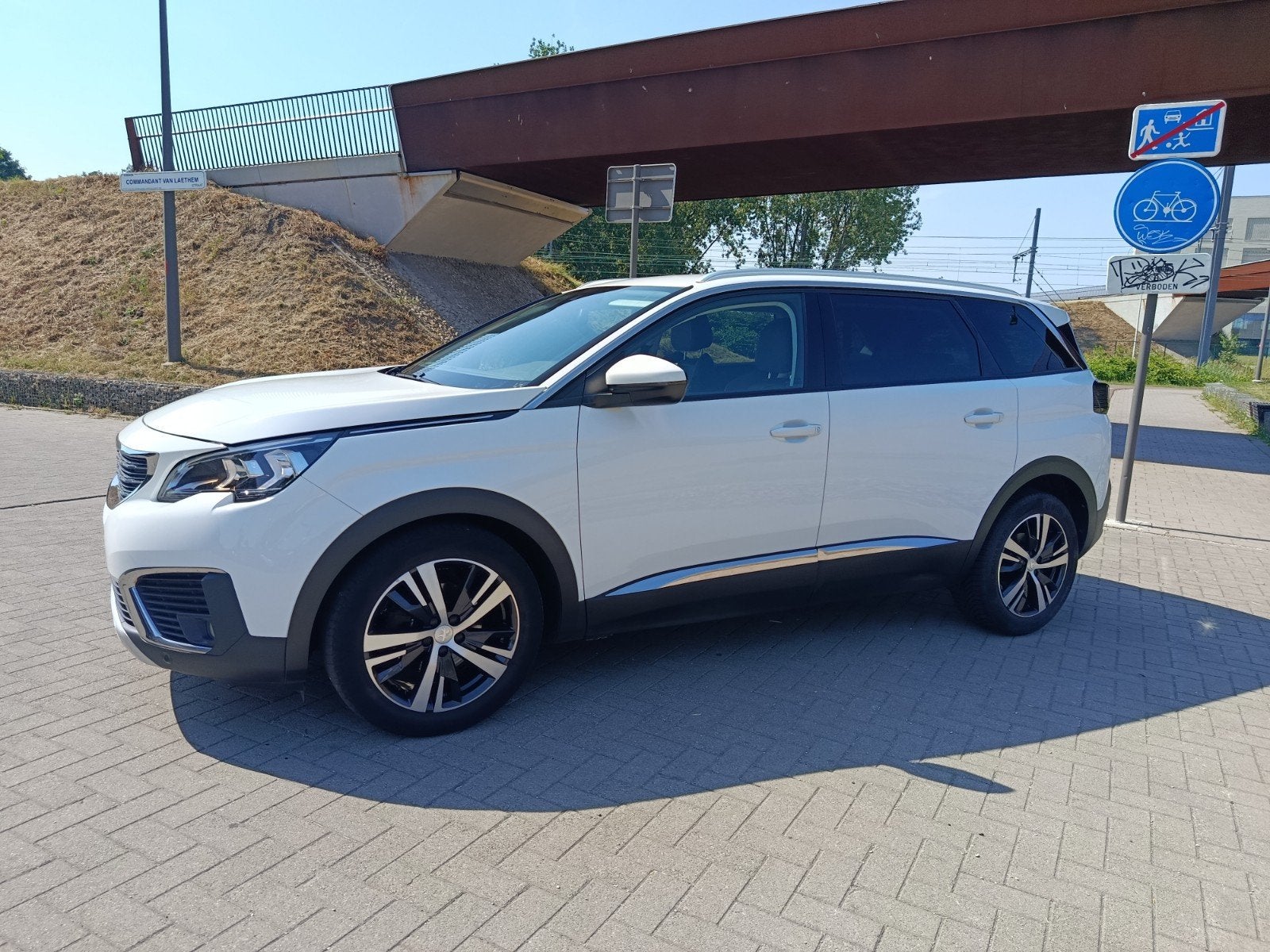 Peugeot 5008 1.2 Puretech Active 2018, Autos, Achat, Euro 6, 7 places, Carnet d'entretien