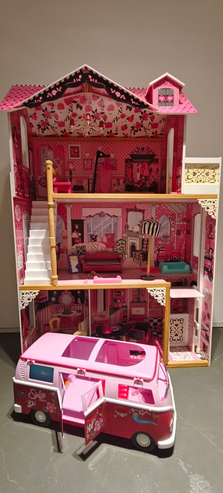 Elegant ingericht poppenhuis, Ophalen, Zo goed als nieuw, Poppenhuis