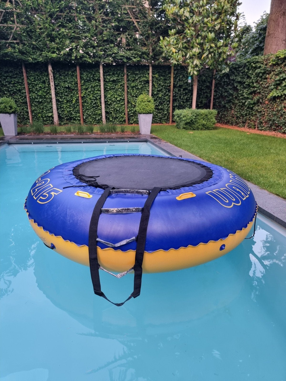 Opblaasbaar zwembad, reuzenboei, trampoline,... 4 in 1 (210x, Ophalen