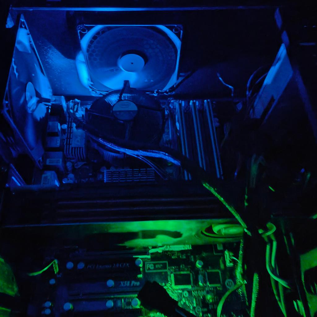 Tour PC Antec X58 complète – i7 / Radeon HD 6970, Informatique & Logiciels, Gaming