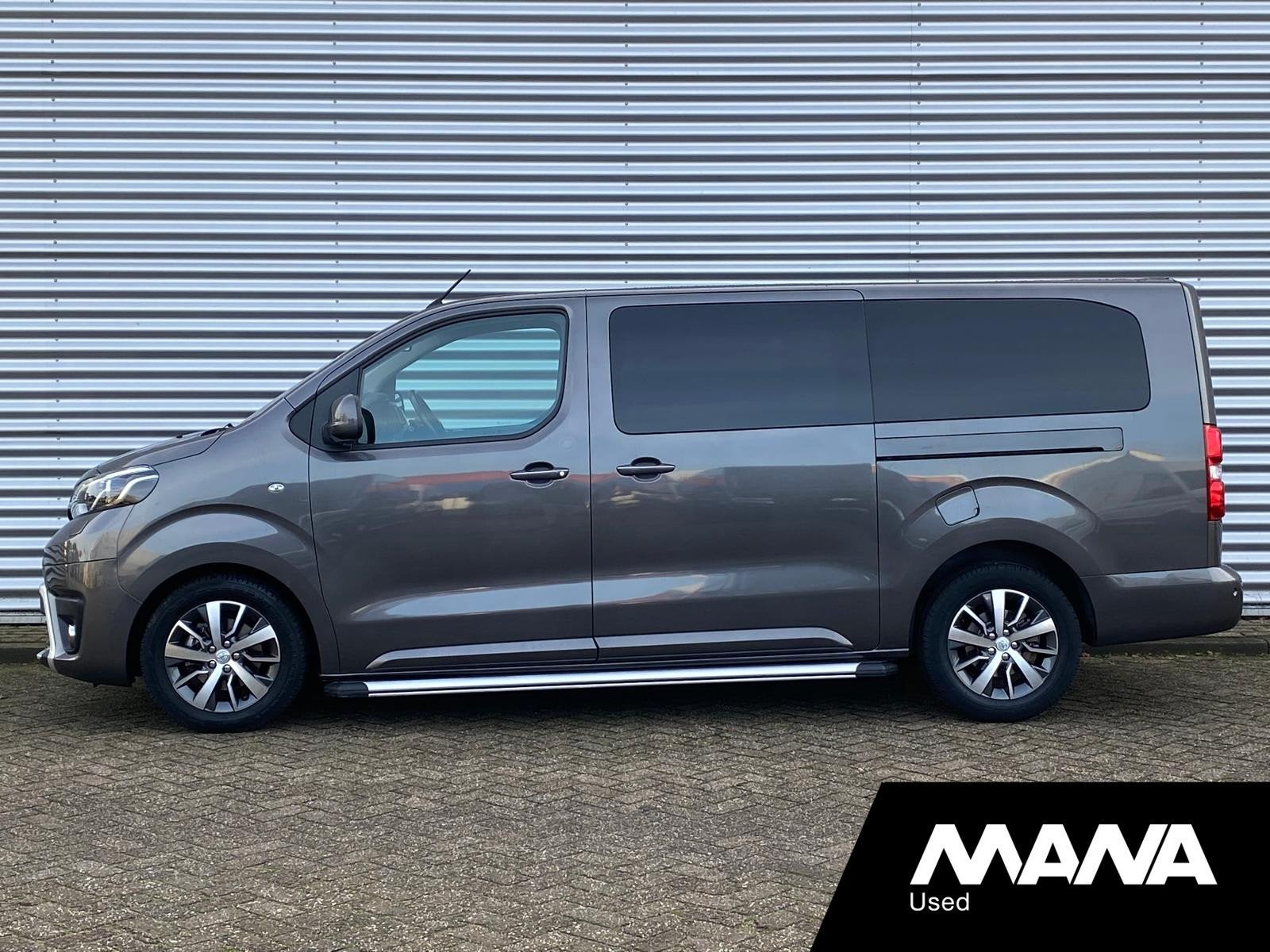 Toyota ProAce Verso 2.0 D-4D Dynamic L3H1 DC 177PK Automaat, Auto's, Gebruikt, 4 cilinders, 2500 kg, Leder