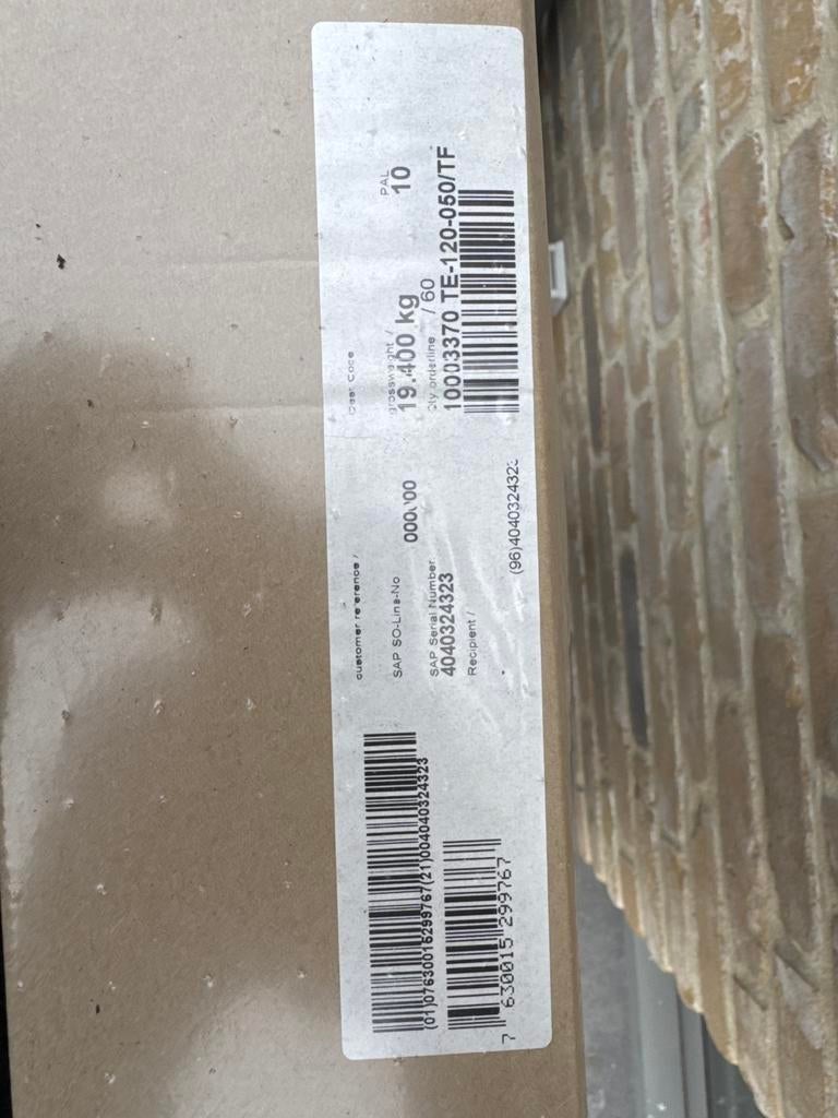 Radiateur design Zehnder Toga 600W – Neuf emballé, Doe-het-zelf en Bouw, Ophalen, Zo goed als nieuw