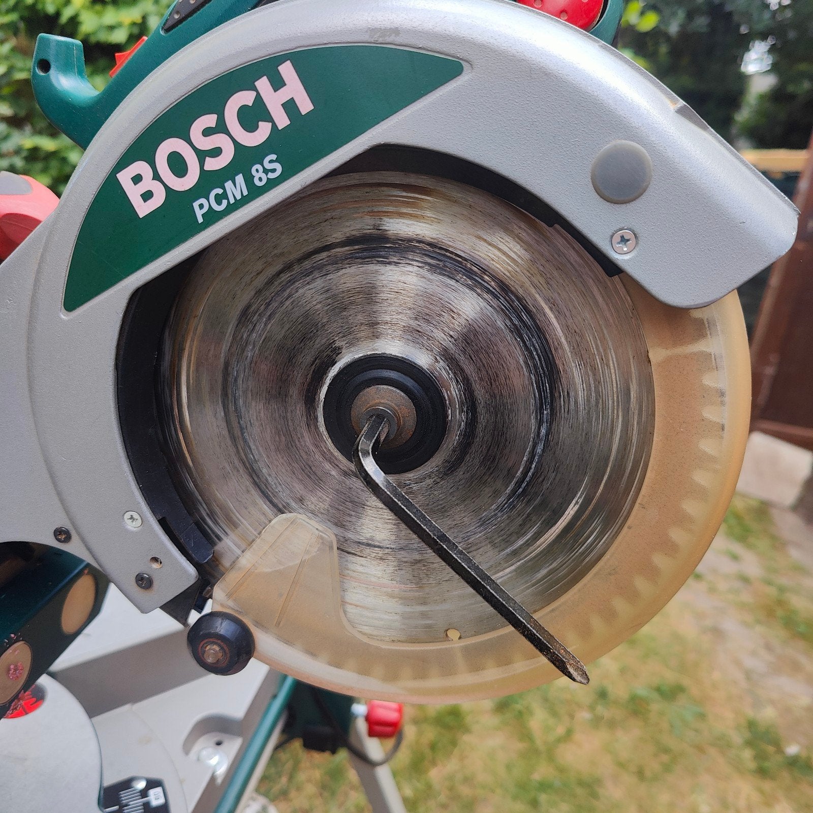 Bosch afkortzaag met onderstel, Doe-het-zelf en Bouw, Gereedschap | Zaagmachines, Ophalen, Afkortzaag